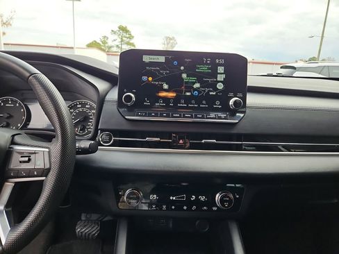 Used 2023 Mitsubishi Outlander SE image 16