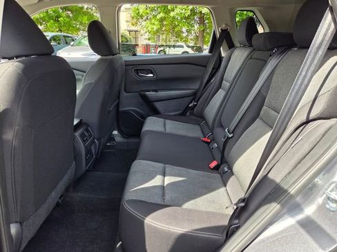 Used 2024 Nissan Rogue SV FWD image 11