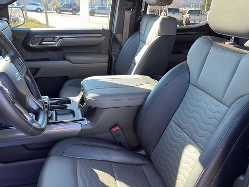 Used 2024 Chevrolet Silverado 1500 ZR2 w/ Technology Package image 13