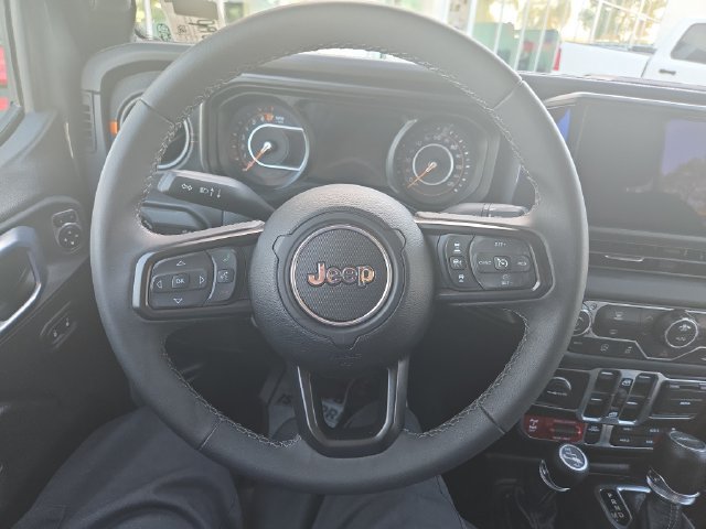 Used 2026 Jeep Gladiator Mojave AWD/4WD image 11