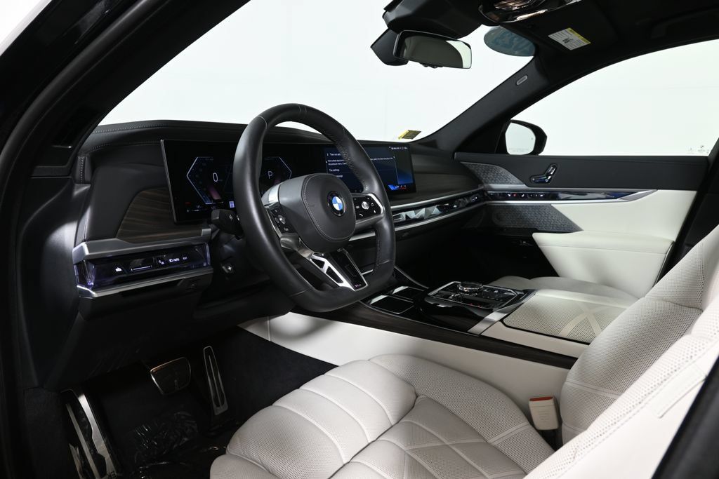 Certified 2023 BMW 760i xDrive w/ Executive Package AWD/4WD image 15