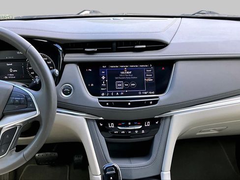 Used 2020 Cadillac XT5 Premium Luxury FWD image 7
