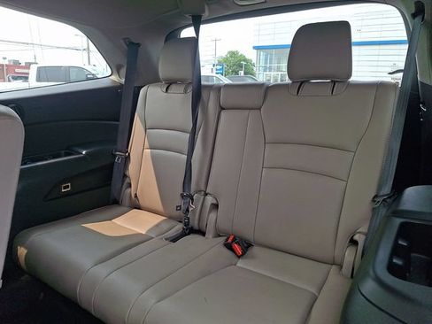 Used 2016 Honda Pilot Touring image 11