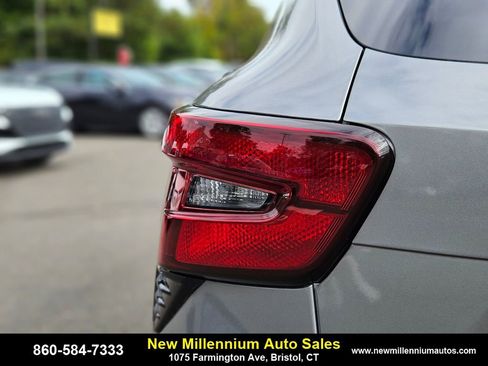 Used 2025 Chevrolet Trax ACTIV w/ Driver Confidence Package image 9