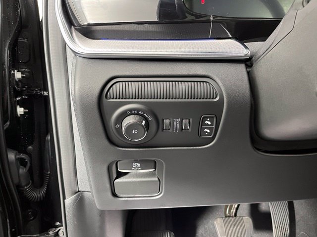 Used 2023 Jeep Grand Wagoneer L Series III w/ Rear Seat Video Group 1 AWD/4WD image 14
