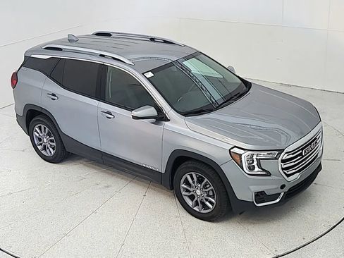 Used 2023 GMC Terrain SLT image 44