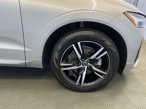 Used 2022 Volvo XC60 B5 R-Design image 46