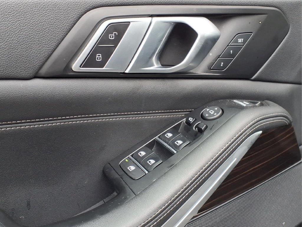 Used 2023 BMW X5 xDrive45e AWD/4WD image 16