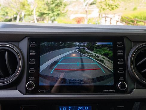 Used 2022 Toyota Tacoma TRD Sport image 13