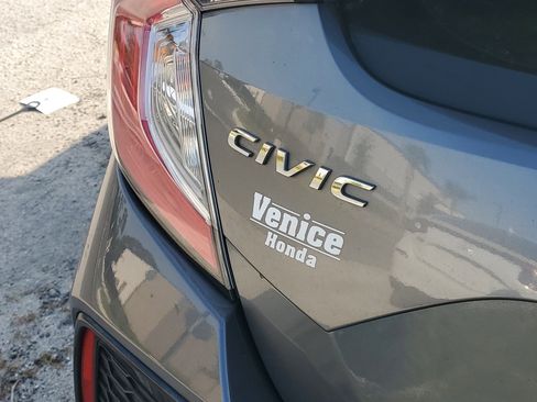 Used 2018 Honda Civic EX image 9