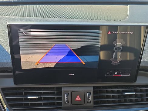 Used 2022 Audi Q5 2.0T Premium w/ Convenience Package image 29