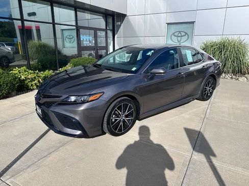 Used 2024 Toyota Camry SE w/ Cold Weather Package AWD/4WD image 7