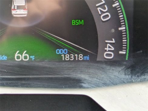 Used 2025 Toyota RAV4 XLE Premium image 32