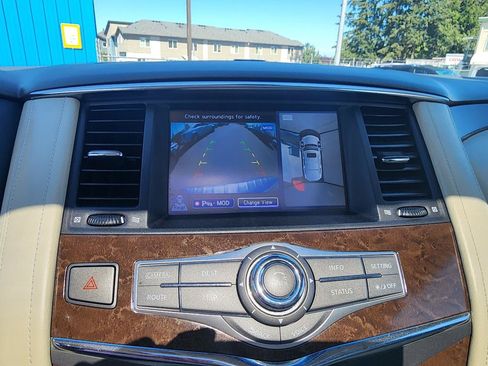 Used 2017 INFINITI QX80 4WD w/ Driver Assistance Package image 16