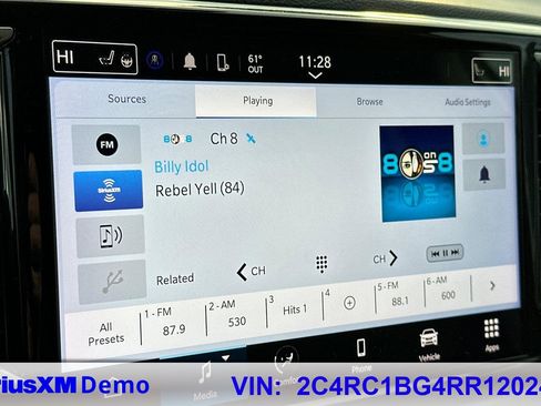 Used 2024 Chrysler Pacifica Touring-L image 33