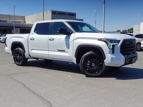 Used 2024 Toyota Tundra Limited AWD/4WD image 6