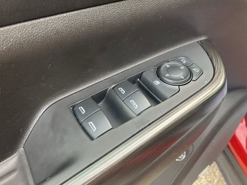 Used 2023 GMC Acadia SLT FWD image 19