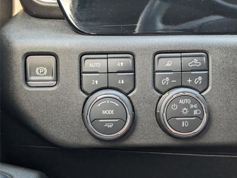 Used 2025 Chevrolet Silverado 3500 LTZ w/ LTZ Convenience Package image 29