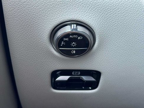 Certified 2025 Mercedes-Benz GLC 300 image 34