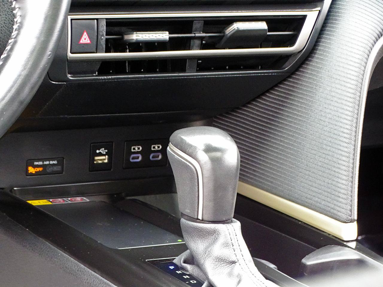 Used 2025 Toyota Camry SE w/ Convenience Package FWD image 24