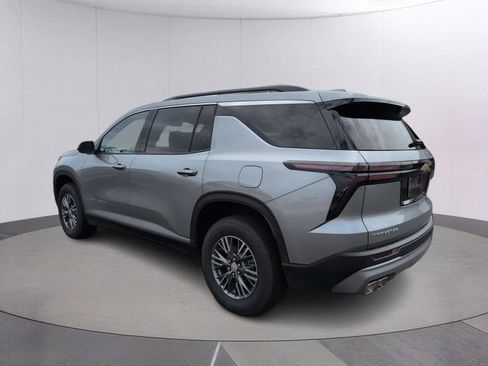 Certified 2026 Chevrolet Traverse LT FWD image 5