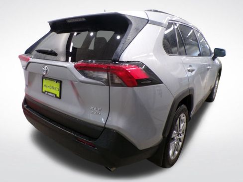 Used 2019 Toyota RAV4 XLE Premium w/ Cold Weather Package AWD/4WD image 6