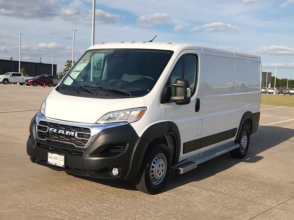 Used 2025 RAM ProMaster 2500 w/ U-Haul Equipment Group FWD image 9