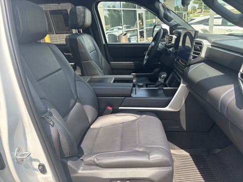 Used 2023 Toyota Tundra Platinum AWD/4WD image 33