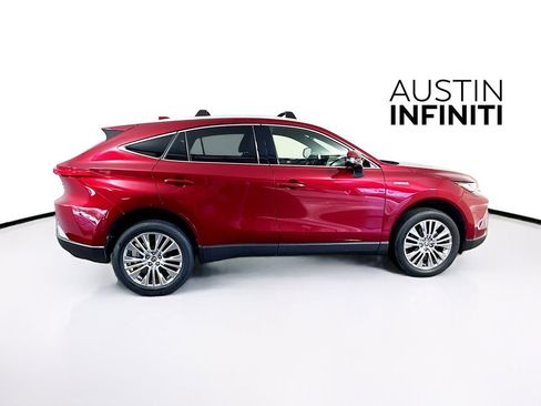 Used 2021 Toyota Venza Limited image 8