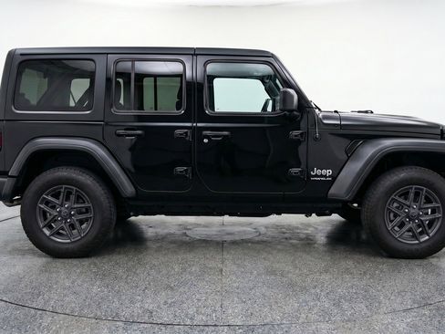 Used 2025 Jeep Wrangler Unlimited Sport AWD/4WD image 11