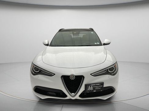 Used 2023 Alfa Romeo Stelvio Ti AWD/4WD image 2