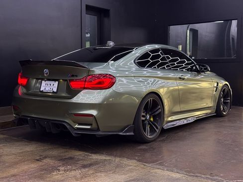 Used 2018 BMW M4 Coupe RWD image 9