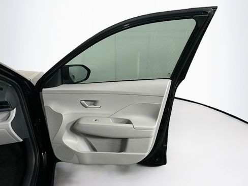 Used 2024 Hyundai Kona SEL FWD image 30