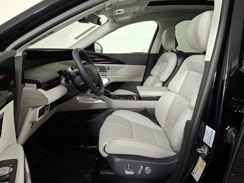 Used 2026 Lincoln Nautilus Reserve AWD/4WD image 12