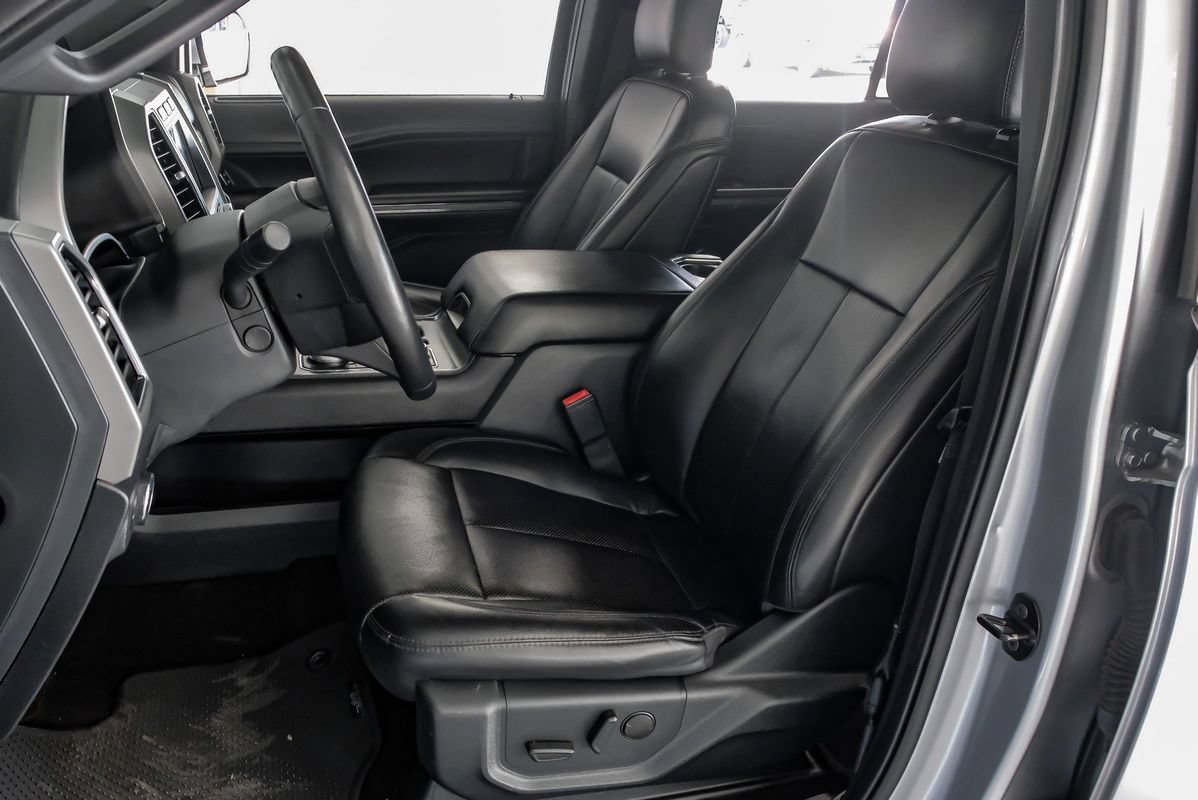 Used 2020 Ford Expedition XLT w/ Equipment Group 202A AWD/4WD image 29