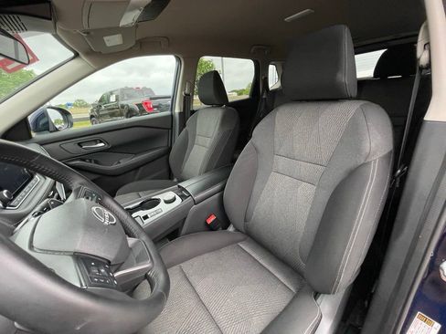 Used 2025 Nissan Rogue SV image 21