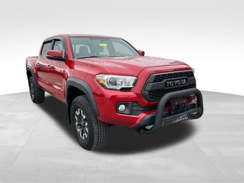Used 2017 Toyota Tacoma TRD Off-Road image 7