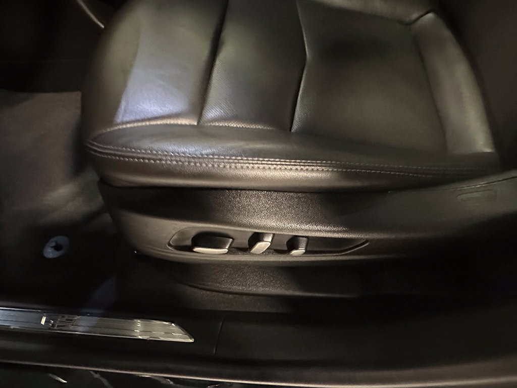 Used 2020 Cadillac XT5 Premium Luxury AWD/4WD image 19