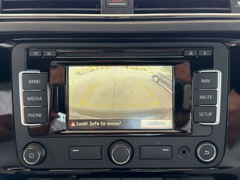 Used 2015 Volkswagen Jetta Sport FWD image 33