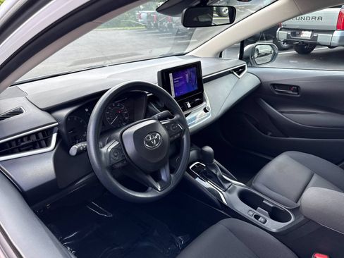 Used 2025 Toyota Corolla LE FWD image 10
