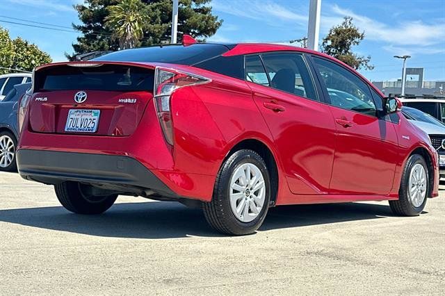 Used 2016 Toyota Prius Two FWD image 3