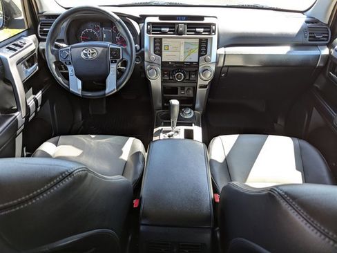 Used 2022 Toyota 4Runner SR5 Premium image 18