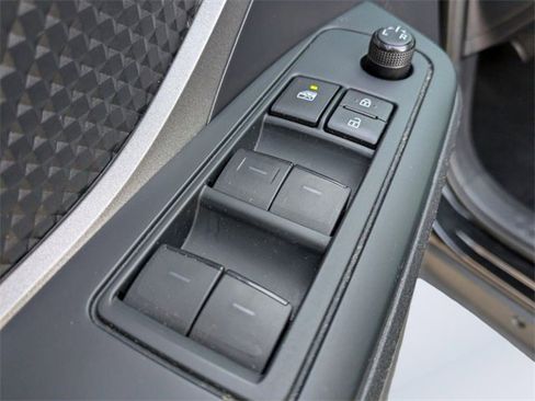 Used 2021 Toyota C-HR LE image 23