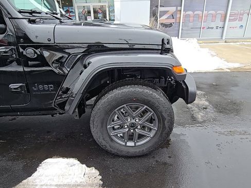 New 2026 Jeep Gladiator Sport AWD/4WD image 11