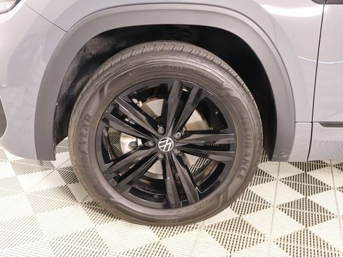 Used 2023 Volkswagen Atlas Cross Sport SEL R-Line AWD/4WD image 19