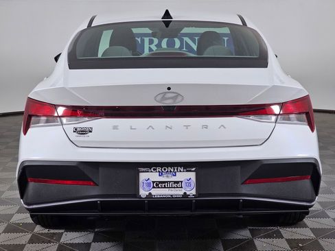 Used 2024 Hyundai Elantra SEL image 5