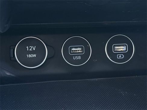 Used 2023 Genesis G70 2.0T image 21