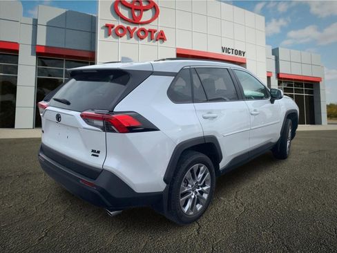 Used 2023 Toyota RAV4 XLE Premium image 2