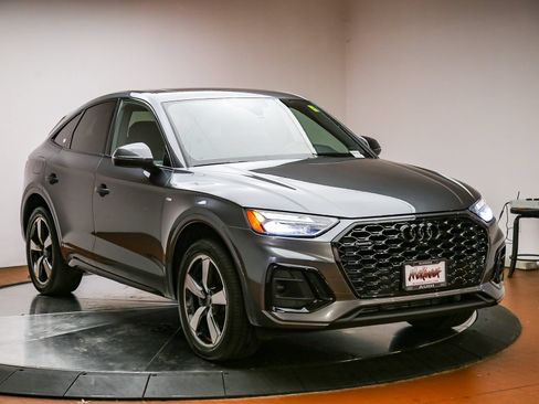 Used 2022 Audi Q5 2.0T Premium Plus w/ Premium Plus Package AWD/4WD image 4