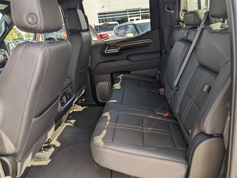 Used 2024 Chevrolet Silverado 1500 High Country image 10